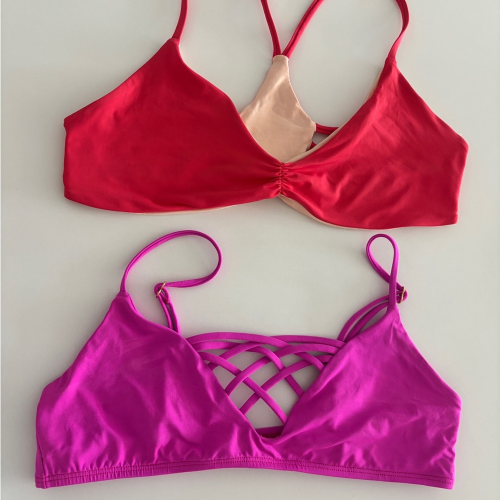 Women's NWOT (2) Coral & Fuchsia Bikini Tops Size M (no tags)